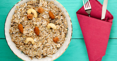 Oatmeal With Nuts © bigstockphoto.com / Vitalily73